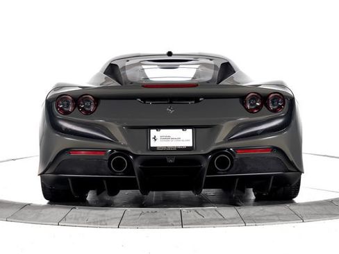 Certified 2022 Ferrari F8 Tributo RWD image 8
