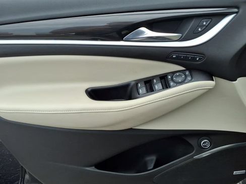 Used 2020 Buick Enclave Premium w/ Sun and Sites Package FWD image 9