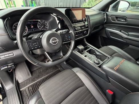 Used 2023 Nissan Pathfinder Rock Creek AWD/4WD image 11