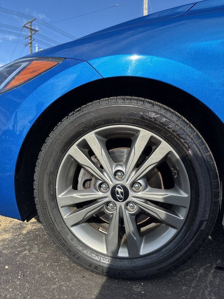 Used 2017 Hyundai Elantra SE FWD image 23