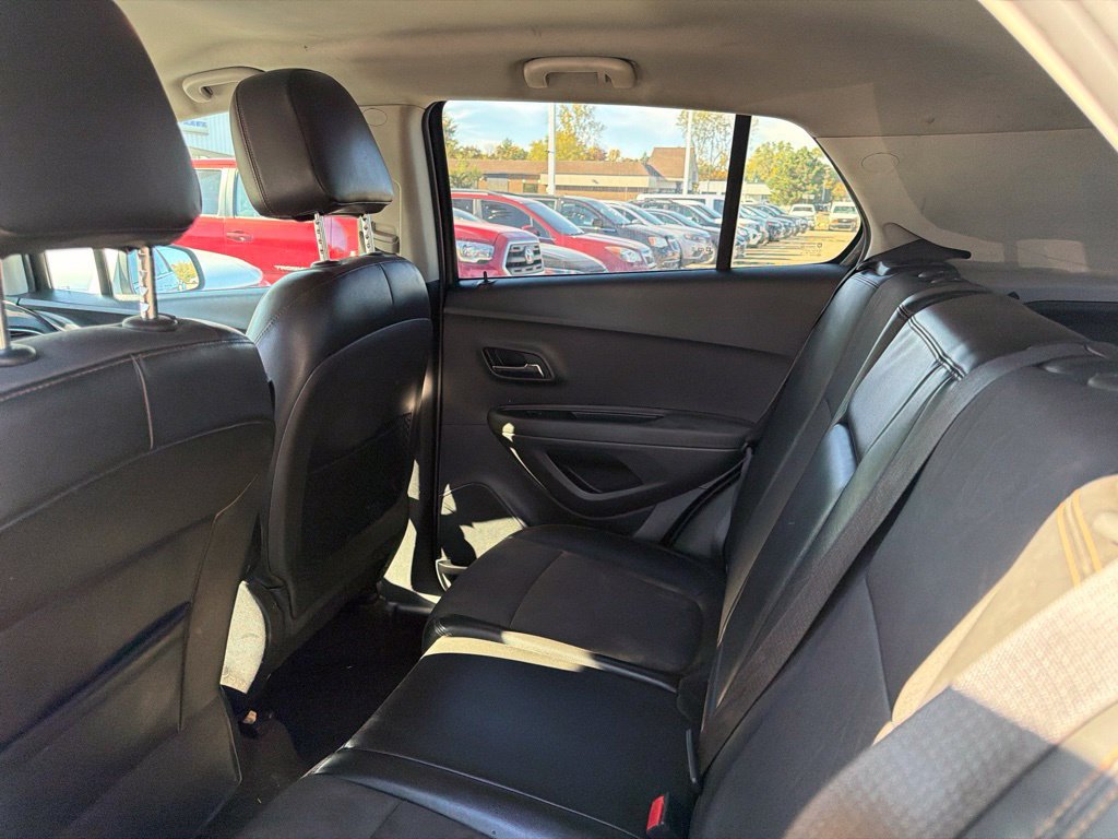 Used 2018 Chevrolet Trax LT w/ LT Convenience Package AWD/4WD image 9