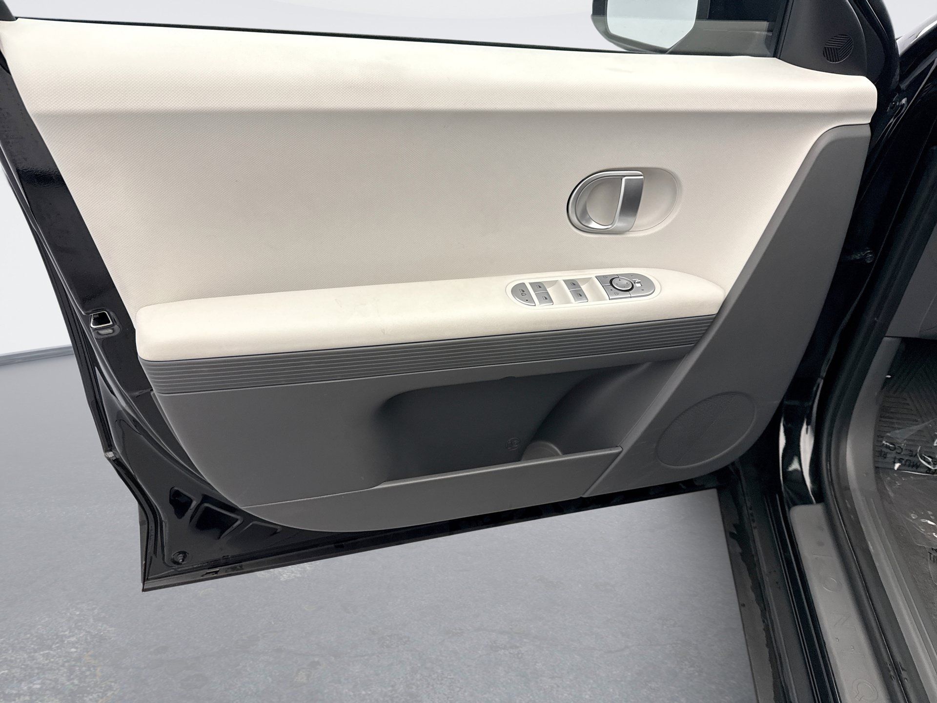 Used 2024 Hyundai Ioniq 5 SEL AWD/4WD image 9