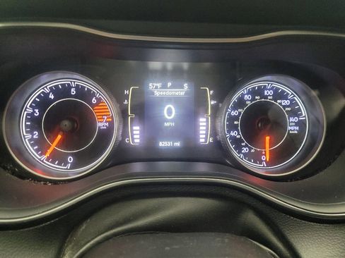 Used 2020 Jeep Cherokee Latitude Plus FWD image 23