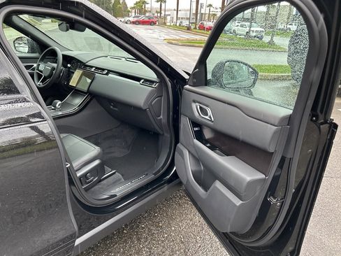 New 2026 Land Rover Range Rover Velar Dynamic SE image 19