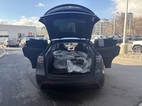 Used 2022 Tesla Model Y Performance image 7