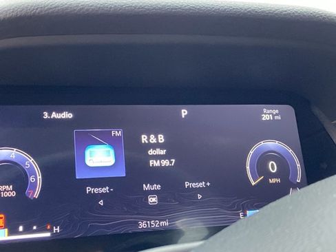 Used 2023 Jeep Grand Cherokee L Laredo image 21