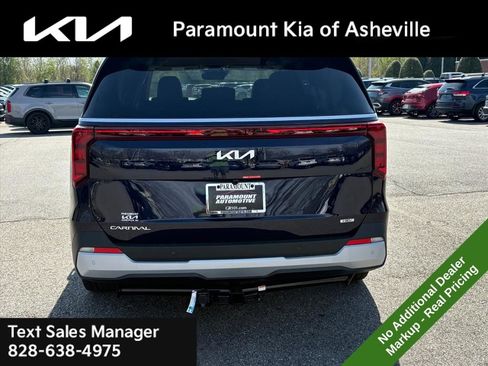 New 2026 Kia Carnival EX FWD image 5
