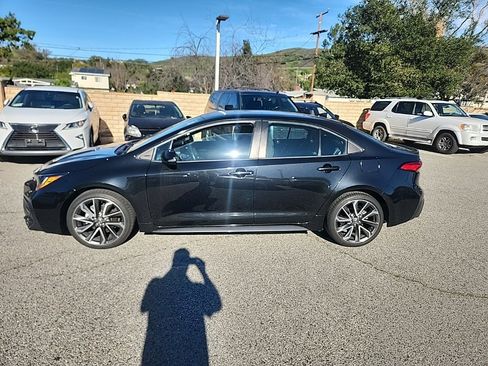 Used 2022 Toyota Corolla SE image 2