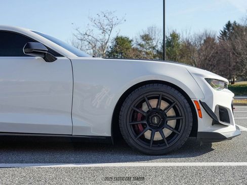 Used 2017 Chevrolet Camaro ZL1 RWD image 11