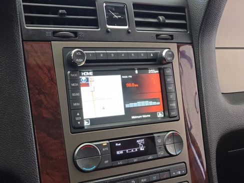 Used 2012 Lincoln Navigator 4WD image 27