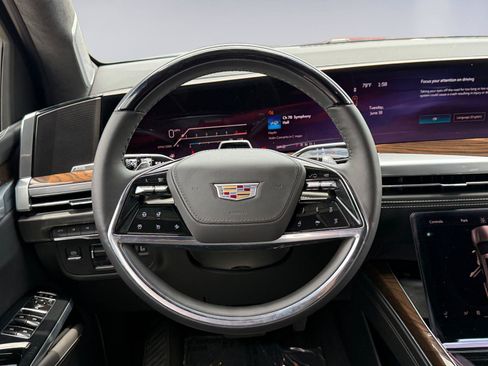 Used 2025 Cadillac Escalade Sport Platinum w/ LPO, Floor Liner Package AWD/4WD image 20