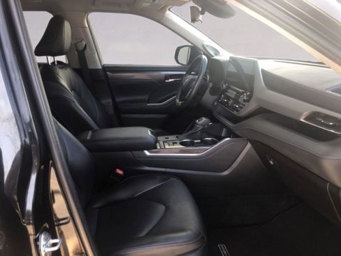 Used 2022 Toyota Highlander Platinum image 15