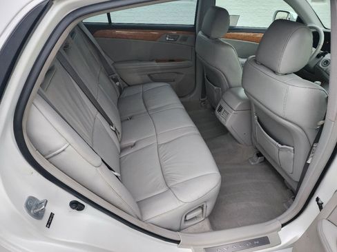 Used 2006 Toyota Avalon XLS image 13