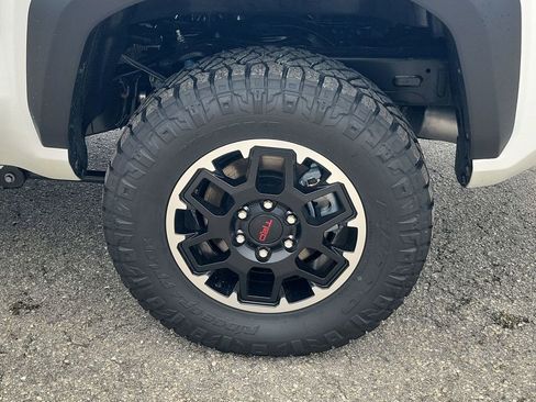 New 2025 Toyota Tacoma TRD Off-Road image 18