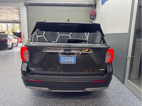 Used 2020 Ford Explorer XLT w/ Equipment Group 202A image 4