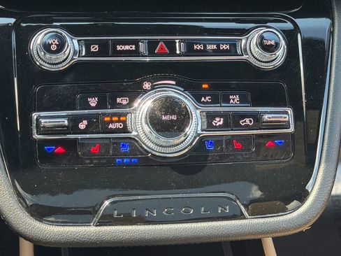 Used 2022 Lincoln Corsair Reserve w/ Equipment Group 201A image 17