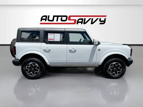 Used 2025 Ford Bronco Outer Banks AWD/4WD image 8