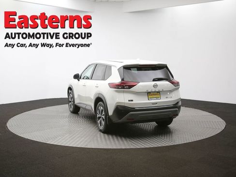 Used 2022 Nissan Rogue SV image 61