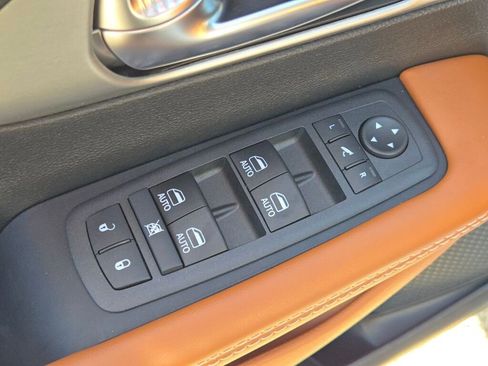 New 2026 Chrysler Pacifica Pinnacle image 15