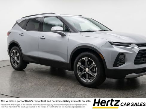 Used 2025 Chevrolet Blazer LT FWD image 1