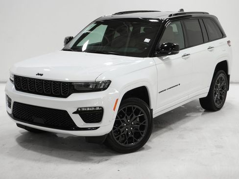 Certified 2024 Jeep Grand Cherokee Summit w/ High Altitude Package image 2