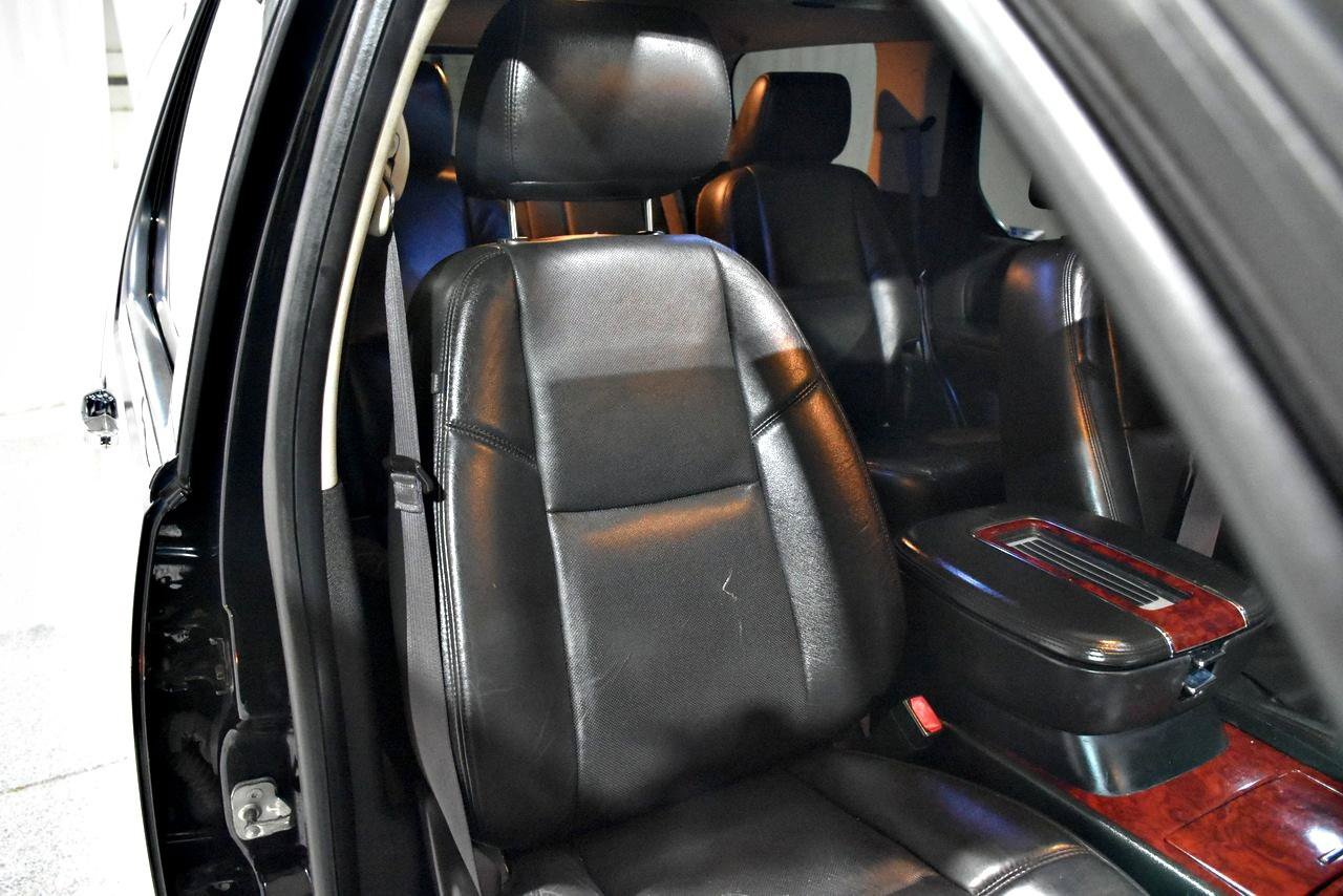 Used 2014 Cadillac Escalade Luxury RWD image 15