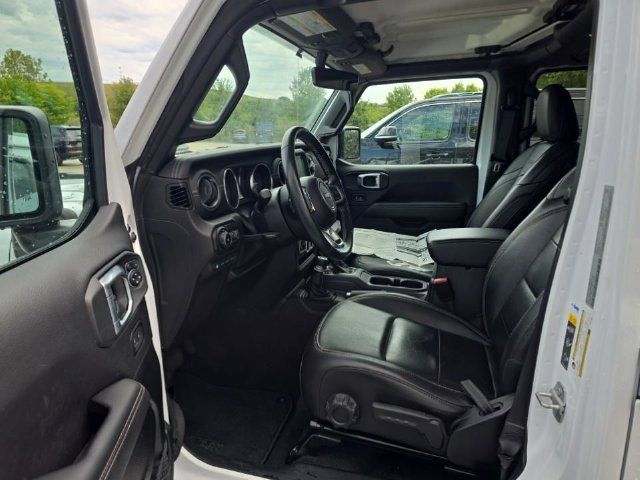 Used 2022 Jeep Wrangler Unlimited Sahara AWD/4WD image 10
