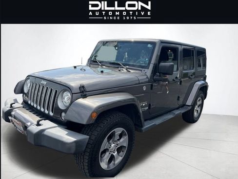 Used 2018 Jeep Wrangler Unlimited Sahara w/ Connectivity Group AWD/4WD image 8