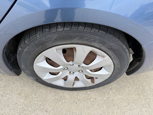 Used 2010 Subaru Impreza 2.5i image 32