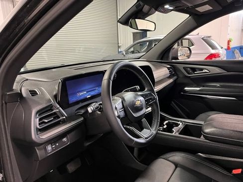 Used 2026 Chevrolet Traverse LT FWD image 23
