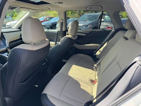 Used 2022 Subaru Outback Limited AWD/4WD image 13