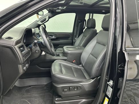 Used 2022 Chevrolet Tahoe Z71 w/ Luxury Package AWD/4WD image 9