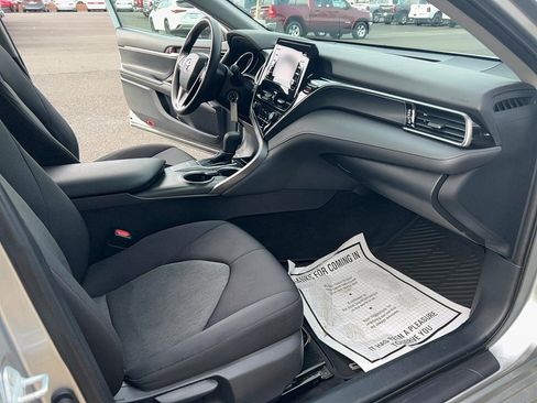 Used 2022 Toyota Camry LE image 24