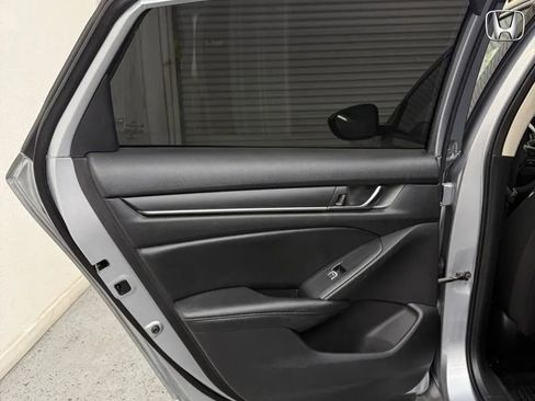 Used 2018 Honda Accord LX image 14