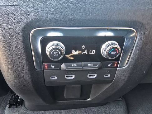 Used 2024 GMC Yukon Denali Ultimate AWD/4WD image 15