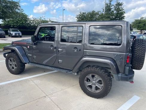 Used 2017 Jeep Wrangler Unlimited Rubicon AWD/4WD image 4