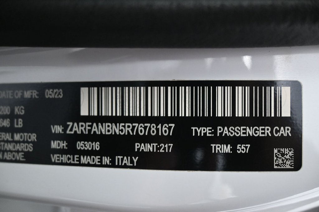 Used 2024 Alfa Romeo Giulia Veloce AWD/4WD image 7