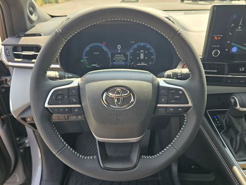 Used 2026 Toyota Sienna XSE AWD/4WD image 21