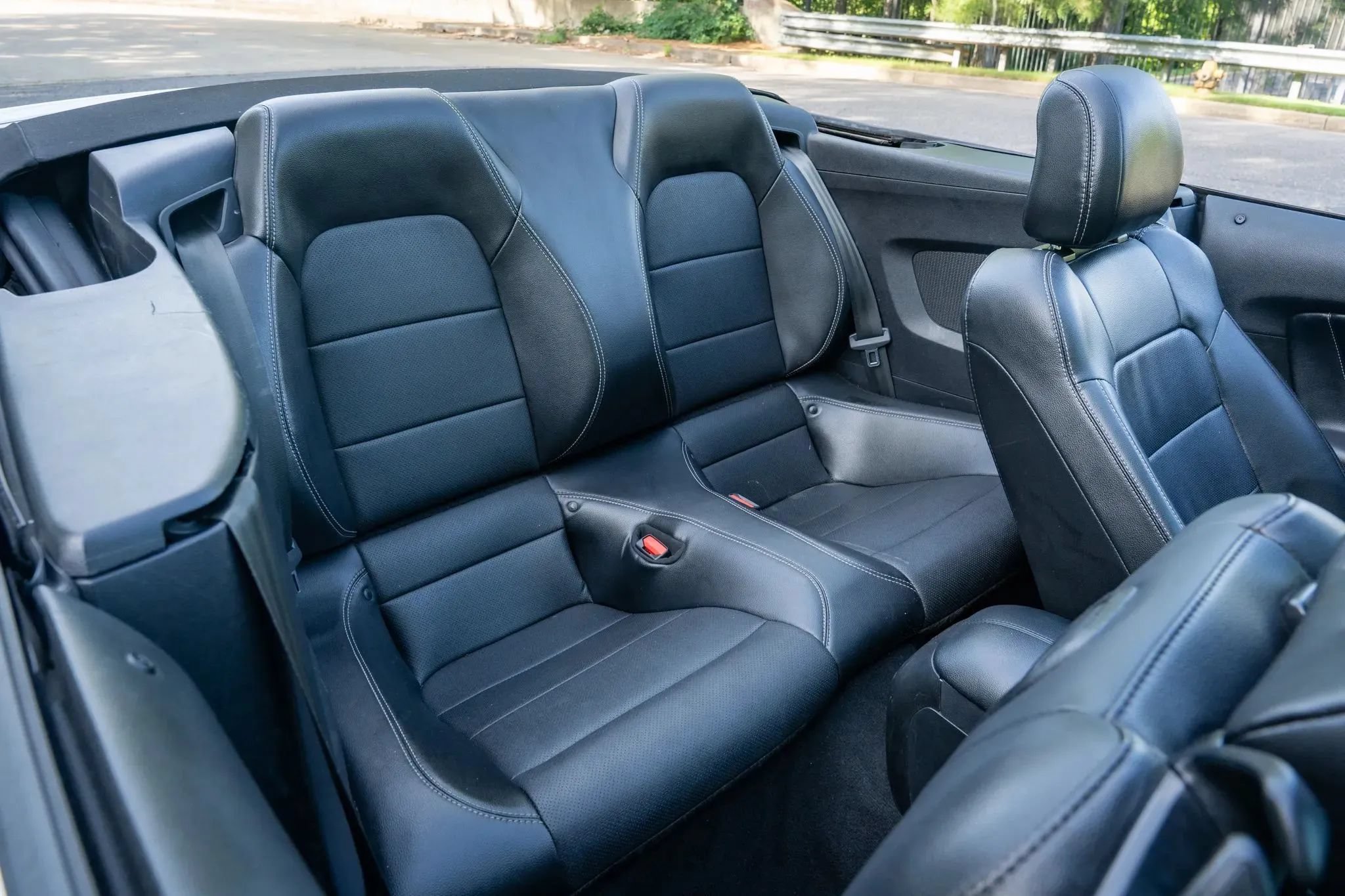 Used 2021 Ford Mustang Premium RWD image 18