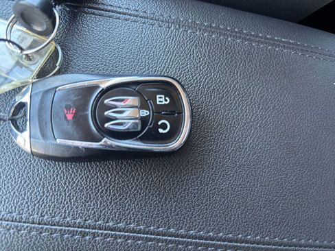 Used 2025 Buick Encore GX Preferred FWD image 23