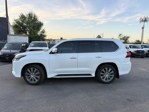 Used 2017 Lexus LX 570 4WD image 3