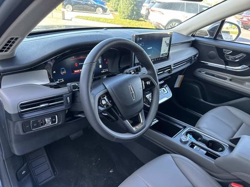 New 2026 Lincoln Corsair Premiere image 14