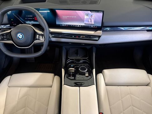 Used 2026 BMW i5 eDrive40 RWD image 16