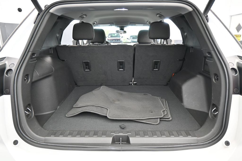 Used 2024 Chevrolet Equinox LT FWD image 34