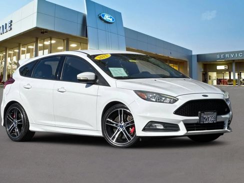 Used 2015 Ford Focus ST FWD image 2