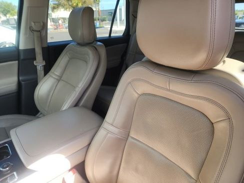 Used 2020 Lincoln Aviator Reserve w/ Elements Package Plus image 8