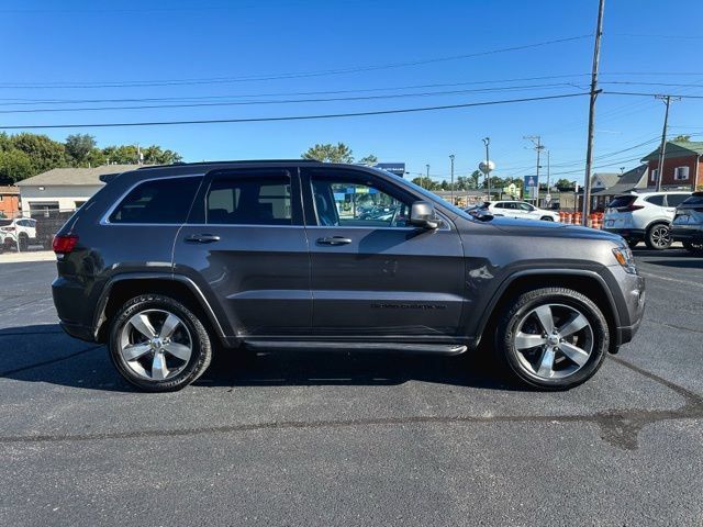 Used 2015 Jeep Grand Cherokee Altitude AWD/4WD image 9