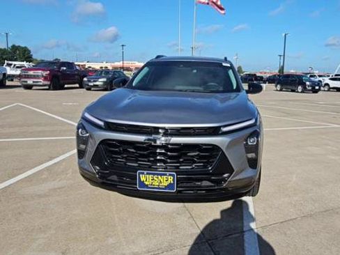 Certified 2025 Chevrolet Trax ACTIV w/ Sunroof Package FWD image 3