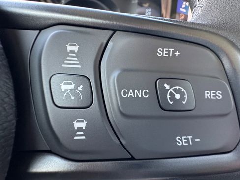 New 2025 Jeep Gladiator Sport image 16