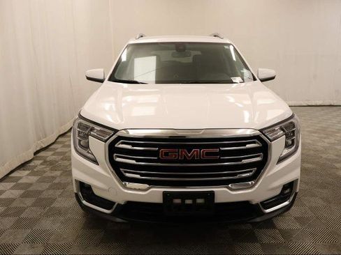 Used 2024 GMC Terrain SLT image 25